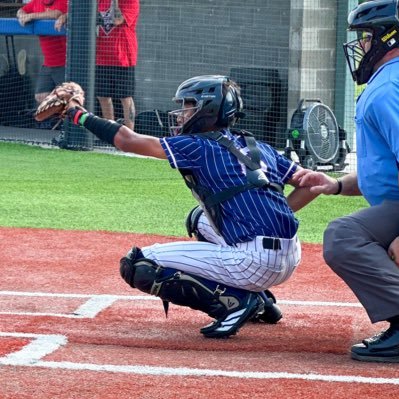 R0bertc13's profile picture. 120lb 5,5 Robert ( SS, 2B, 3B, CF, RF, LF , P ) Current Team: Blacksox 15u ( Graduation yr 2029 🎓 ) Houston Tx - God first🙏🏽 🏃🏽‍♂️⚾️