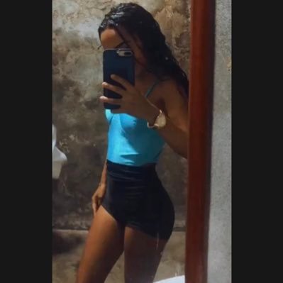 É do ouro de Oxum que é feita a armadura que guarda meu corpo💛 filha do Rei da mata 💚 mamãe da Aléxya Victória, Aryella Maria 💖💖