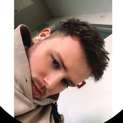 |Fortnite Gaming Creator • |Snapchat 50k • |Insta 2.4k • |TikTok 9.2k • @carterpulseeu
