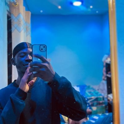 An electrical engineer||A die hard Madridista🏳️🤍||
An enthusiast of @Cristiano||@10Ronaldinho//@realmadrid//@ManUtd||@Reese10Angel//@SHENYENG
