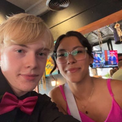 tbird9k's profile picture. #dawgpound #LetEmKnow | 17 | biggest troll on twitter | all love | certified sigma | D1 GOONER | shoe size 11 |