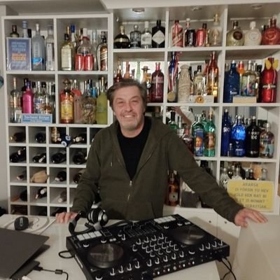 oguzisenough's profile picture. Gri yok Siyah ve Beyaz var