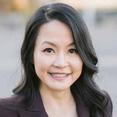 I help experts become influential leaders. Executive career growth consultant. 30 Industries served in 50 countries. 440K+ on YouTube. Neuroscience Expert