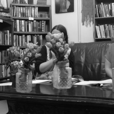 🏰 poet, artist, eldest daughter
🕯️'to light a candle' poetry workshop
📖 2 chapbooks
🖊️ in: eunoia review, anti heroin chic, ghost city