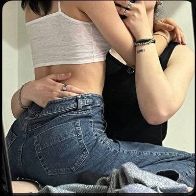 couplewlw's profile picture. 🏳️‍🌈 wlw                                     ig:juulia_cmd9