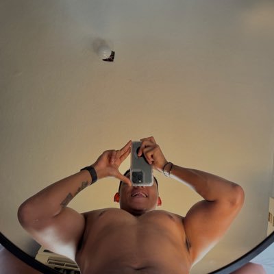 eduaaardov's profile picture. love big cocks and big biceps