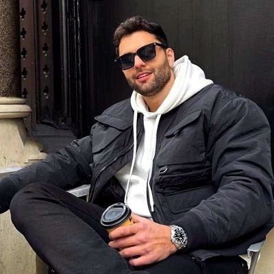 AresDinc38's profile picture. Kalbim bir okyanus, dalgalarım anlatır.