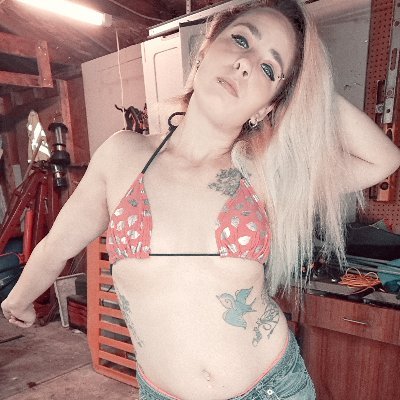 lucyana131313's profile picture. ⚠️NSFW⚠️🖤Pushing 40🖤 ADHD 🛹skater/tomboy🩵MILF who loves cars & music!🔥NO PPVs OF!🔥Over 1k in content!💚Daily Posts!💚🔗⬇️Check out my links⬇️🔗