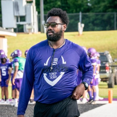 Loving and serving people. Griffin,Ga born & raised. #Galatians69 DL Coach/ Recruiting Coordinator at Upson Lee High School @UL_Football1