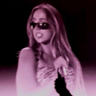 showgirl oct 3rd!!! • stan tay, sab, dua, tate, liv, gracie, sza, tøp, bp, ktsy and ari • 🇦🇷💋💫 • saw tate 22/3 and olivia 23/3 • dua 11/7
