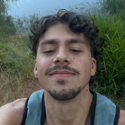 theldemendes's profile picture. mineiro, bissexual e depressivo
