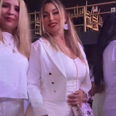 Comunicadora, eterna reportera de corazón y convicción. Hincha de Joa y Pau ❤