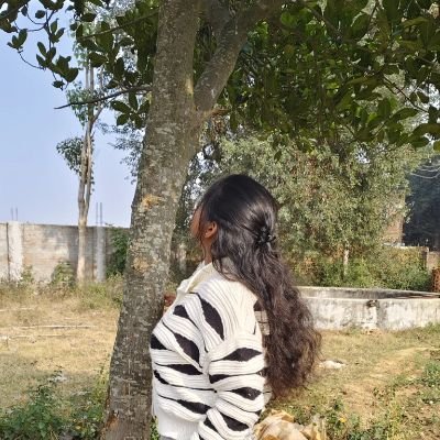 Mai, Meri tanhayi aur twitter.💀
NEET nikalungi fir NEAT peeungi😎🥃
