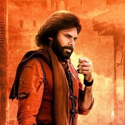 sravanikanumuri's profile picture. నీ వెన్నంటి వేల మంది ఉన్నారని ధైర్యం నీ కుంటే... ఒక యుద్ధాన్ని గెలవచ్చు... అదే నువ్వు ముందు ఉన్నావని వేలమందికి ధైర్యం వచ్చిందంటే.. ప్రపంచాన్నే. గెలవచ్చు...