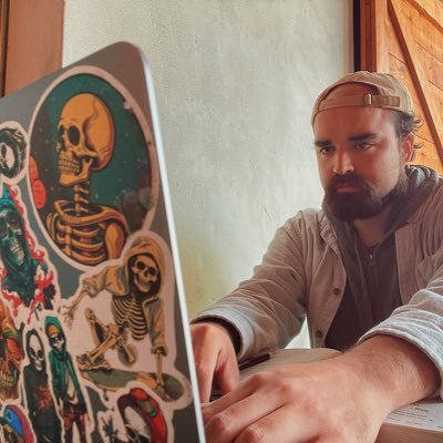 Family First. CEO of @LuVisiMedia. Creator of @DomLuVisi. Die hard Pirate Flag fan. Live VodCast of @LuVisiPodcast. Student at Ohlone College. #Deaf #5eaf
