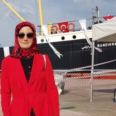 🇹🇷MEB'de ÖĞRETMEN👩🏫🇹🇷
Kitap Dostu,Okur,Gezer,Düşünür ,e Twinnir ve gönüllü sosyal projelerde yer alır ..
💍🌍✈️