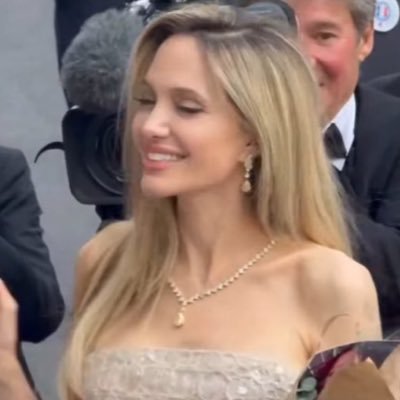 BaddassPunk's profile picture. ᜋᜑᜊᜄᜒᜈ᜔