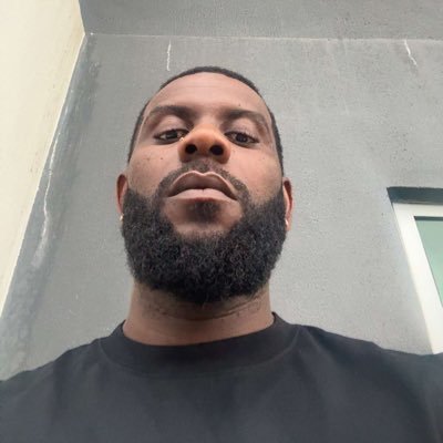 Tayo_lowkey's profile picture. Tunrayo!