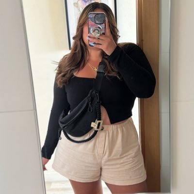 AnaJayO's profile picture. Enzo’s mama 🖤 • 🇳🇮✊🏽#BlackLivesMatter #BrewCrew #FearTheDeer • 💜💛