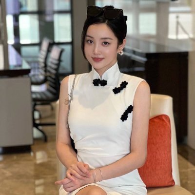 A caring female entrepreneur and charity agent. Focusing on women's health care and maintenance, Estee Lauder partner agent, Sephora partner agent.