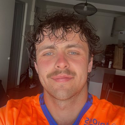 LaPonchee's profile picture. A jamais les premiers ⭐️