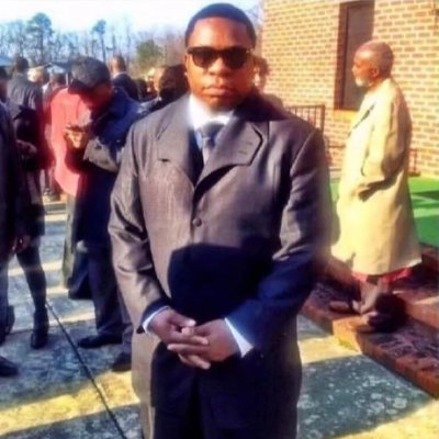 #1 Low Death fan
black
i only have like 100 posts the 8k are all me retweeting dumb shit