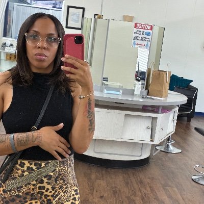 God first 🙏🏽 Mom of 2 🖤🖤 #AutismMom PrettyNdPaid 💅🏽
Licensed Master Cosmetologist 🎀💇🏽♀️💇🏾