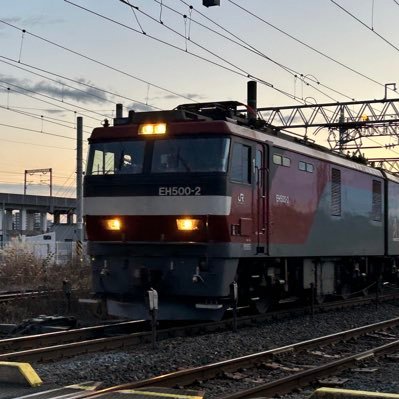 EbzKDPiX3a73622's profile picture. 貨物を中心に撮影してYouTubeで動画投稿をしている人です 貨物の時刻、積載とかはどんどん聞いてください エンカは許可しない限り絶対禁止❌