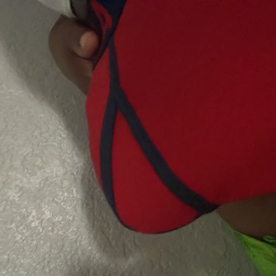 looking to fuck big booty bottoms in the Tampa Bay Area hmu pull up and get some hard d*