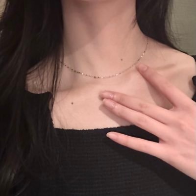 merorin_melon's profile picture. ジュエリー、コスメが好きです💎趣味は百貨店巡回🩰是非仲良くさせてください🫧ENFP/168cm/20代/ブルベ冬夏/骨格ウェーブ(ラブリー)/顔タイプエレガント/PDロマファ