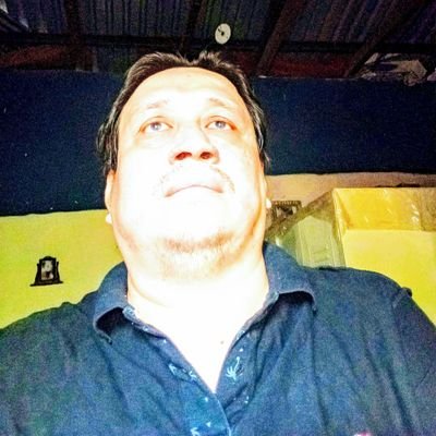 autentico pecador y realista, sigo mi camino lleno de tropiezos y mentiras, pero siempre con la frente en alto!