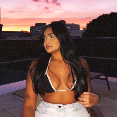 anadiazanadiaz's profile picture. .... não me dê motivo pra fugir, porque eu não quero 🤍