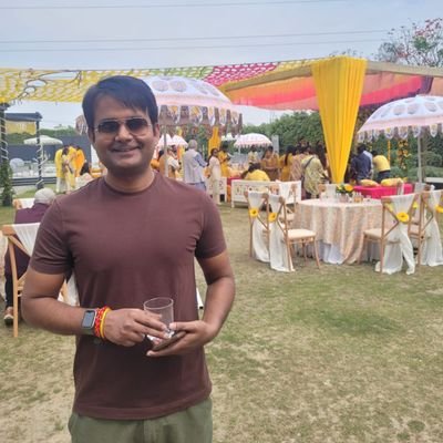 Wanderer, art, film and literature lover and a committed journalist.
