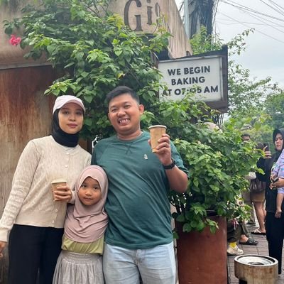 heriyant_'s profile picture. 