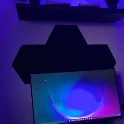 hcodesk's profile picture. 