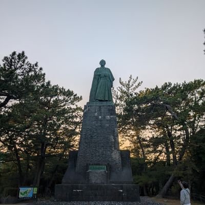 sehira_2025's profile picture. 妻を愛する所謂信仰二世
信仰の薄い旦那が少しずつ信仰を深めて行くと思われるアカウントであり
中日ドラゴンズを応援し、ラーメンをよく食べるアカウント
行事などに積極的ではないが、家庭連合に少し賛同する
アンチ役事
無言フォロー失礼します🙏🙏