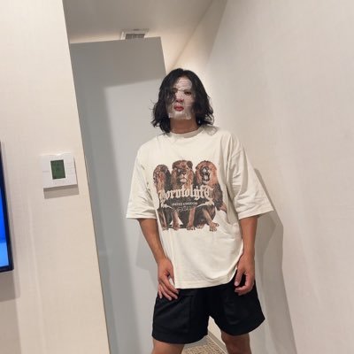 大手菓子メーカー→鬱→ニート→独学で学習→なんちゃってフリーランス→Web制作を2年(WordPress,Shopify他)→プチ開発(Vue,Laravel)1年→SES 2年→(React, TypeScript, Flutter) → 自社開発もやってる会社で受託の案件をフルリモフルスタック開発中