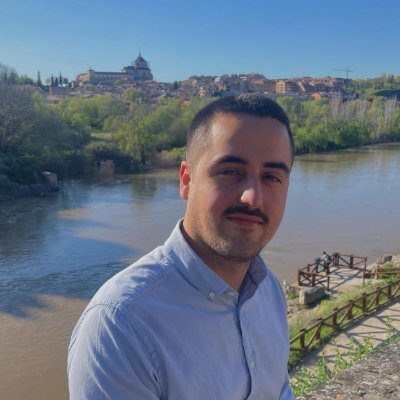 Profesor en la Universidad de Castilla-La Mancha. Filosofía del Derecho.