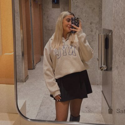 simgetimarci's profile picture. 