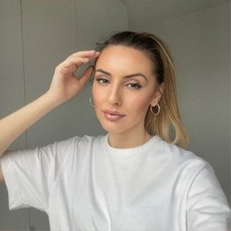 ⚡ brave girl all in on swiftly stock investing! curious for market views. DM me for growth investing! 🚀 #Gold #Investing
