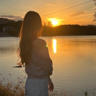 sofia26369's profile picture. Dare to wander off the beaten path; that's where the magic happens. 🌟🌍