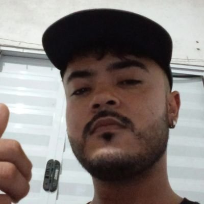 26 y