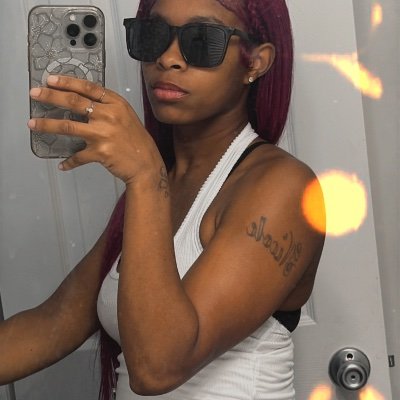 a bomb ass mom of 4 🦋 a fine ass Scorpio ♏️ she’s one of a kind 🌸