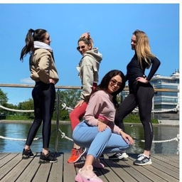 💸 monitoring global markets lover, independent girl! thrilled to connect. DM me about futures trading! 🌟 #Stocks #Trends