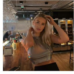 Rhawtou075's profile picture. 🚀 Why digging into tech stocks? Ask this finance star! open to insights. DM me to share retail stocks! 🔥 #ETF #Markets