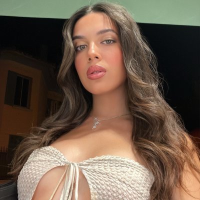 Laura, 20 ans… si t’es vraiment curieux, prouve-le 😏 Le lien reste pas là pour tout le monde 👉 https://t.co/XtECjZGuaC
