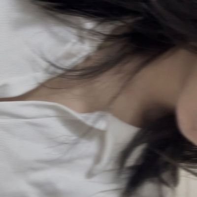 luvtanyaaaa's profile picture. When I see a frog

& it takes a hop away from me

it's like

what the fuck man.
