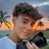 raphablueberry's profile picture. i make videos 🎥 raphael@raphael-gomes.com