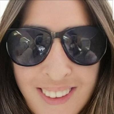 virginisvirgen's profile picture. Irte al infierno con una rebequita por encima de los hombros...