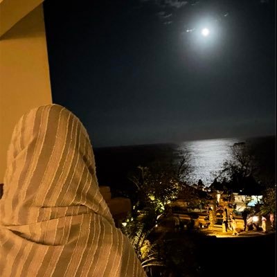 vcxip18's profile picture. ( وَإِنَّكَ لَعَلَىٰ خُلُقٍ عَظِيمٍ )